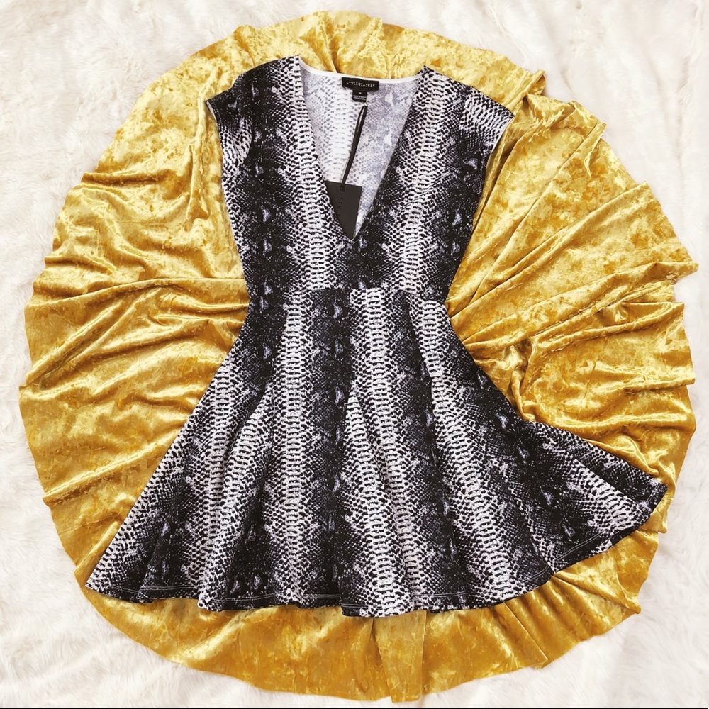NWT stylestalker unrequited snakeskin dress